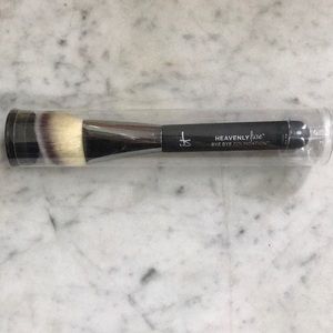 It Cosmetics Foundation Brush